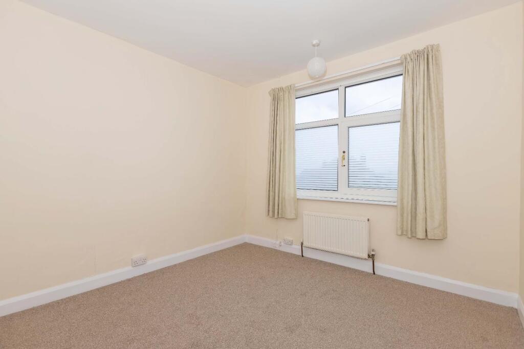 Howard Road, Sompting, Lancing - More