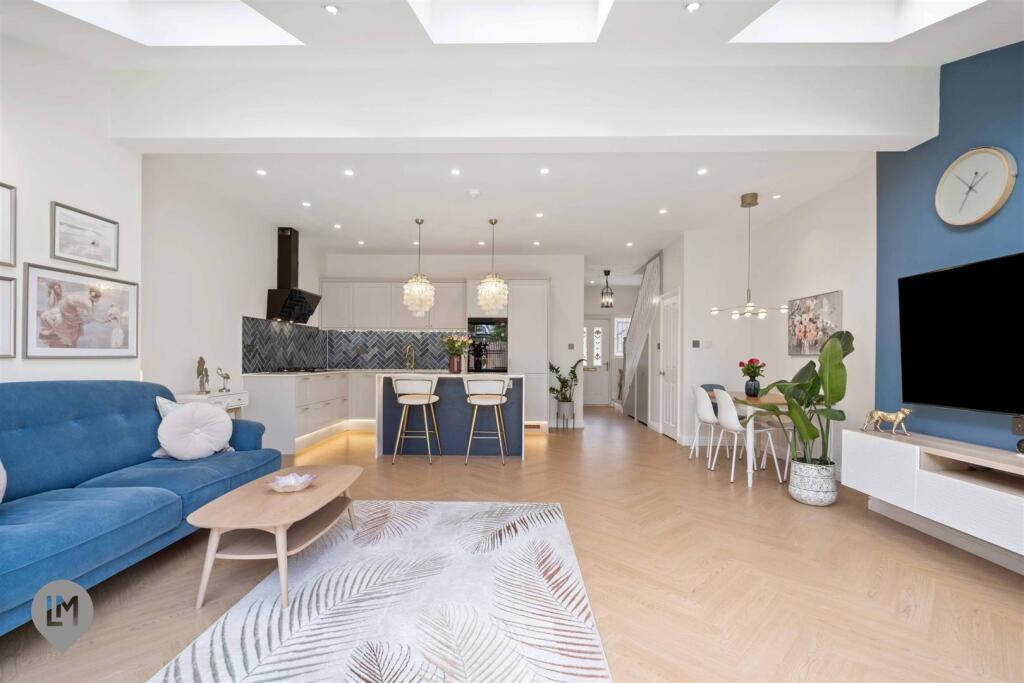 Main image of property: Evelyn Road, London