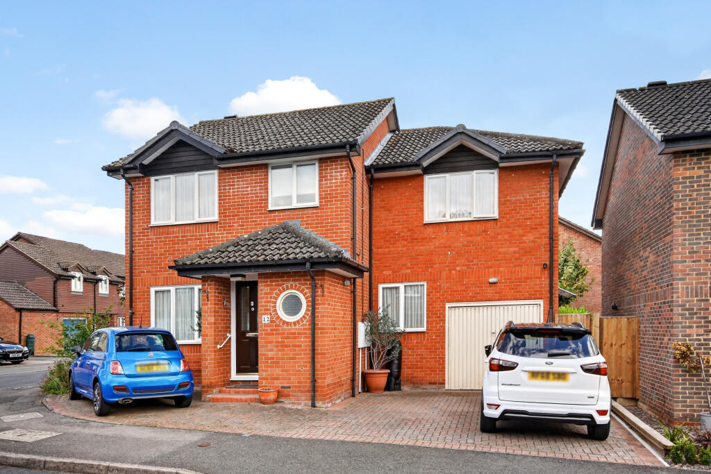 4-bed detached on Wiggett Grove, Binfield, Bracknell, RG42, £685,000