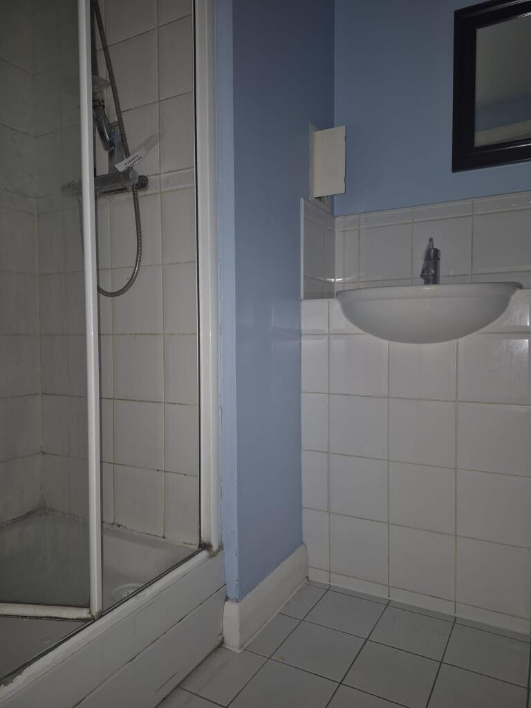 Apartment in Maidstone, Kent - View 5
