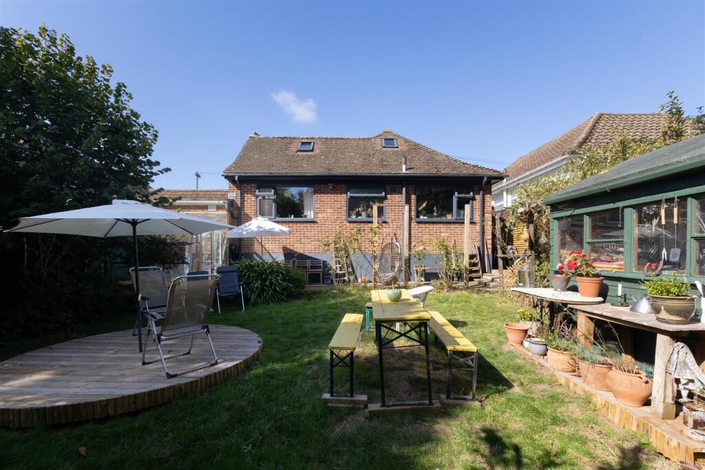 House in Tonbridge - More