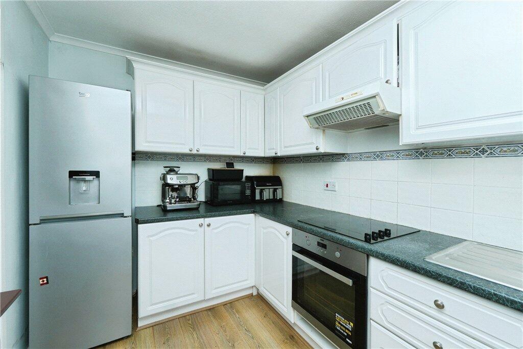 Apartment in London - View 5