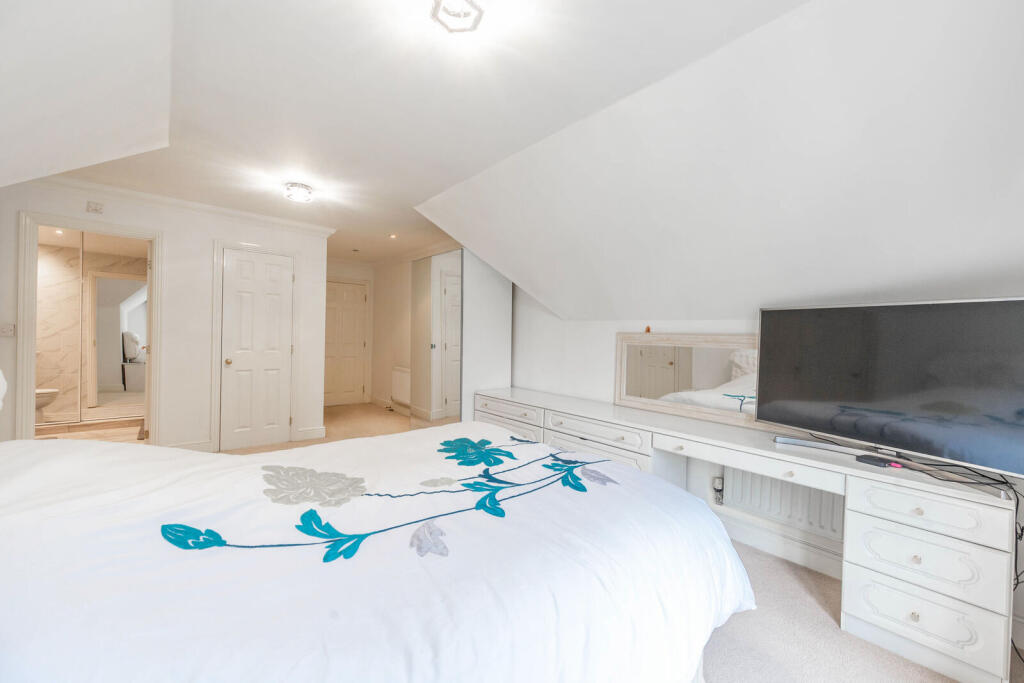 Apartment in London - View 5