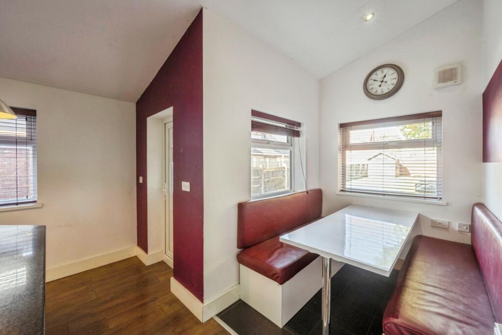 House in Doncaster, Stainforth - View 3