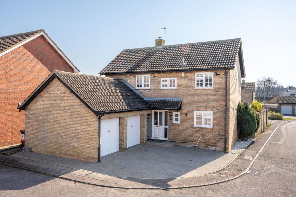 Main image of property: Peartree Close, Shefford, SG17 5JG