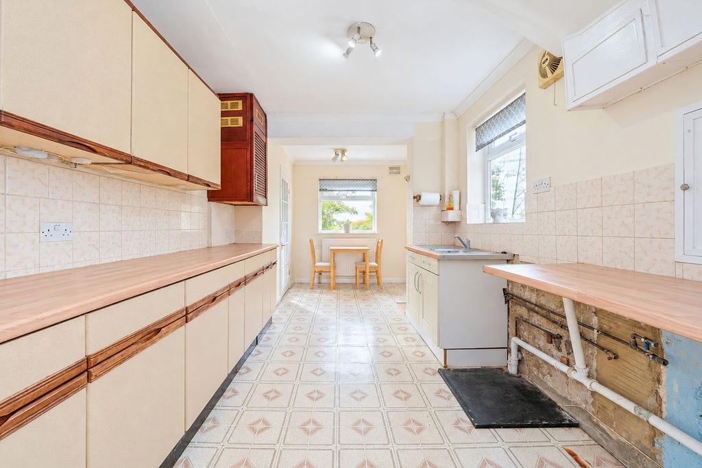 House in Iver, Shreding Green - View 5
