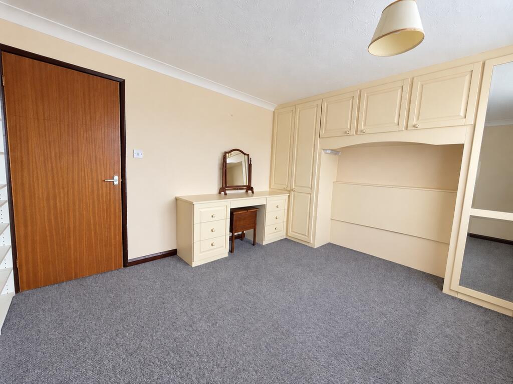 House in Lincoln, Lincolnshire - More