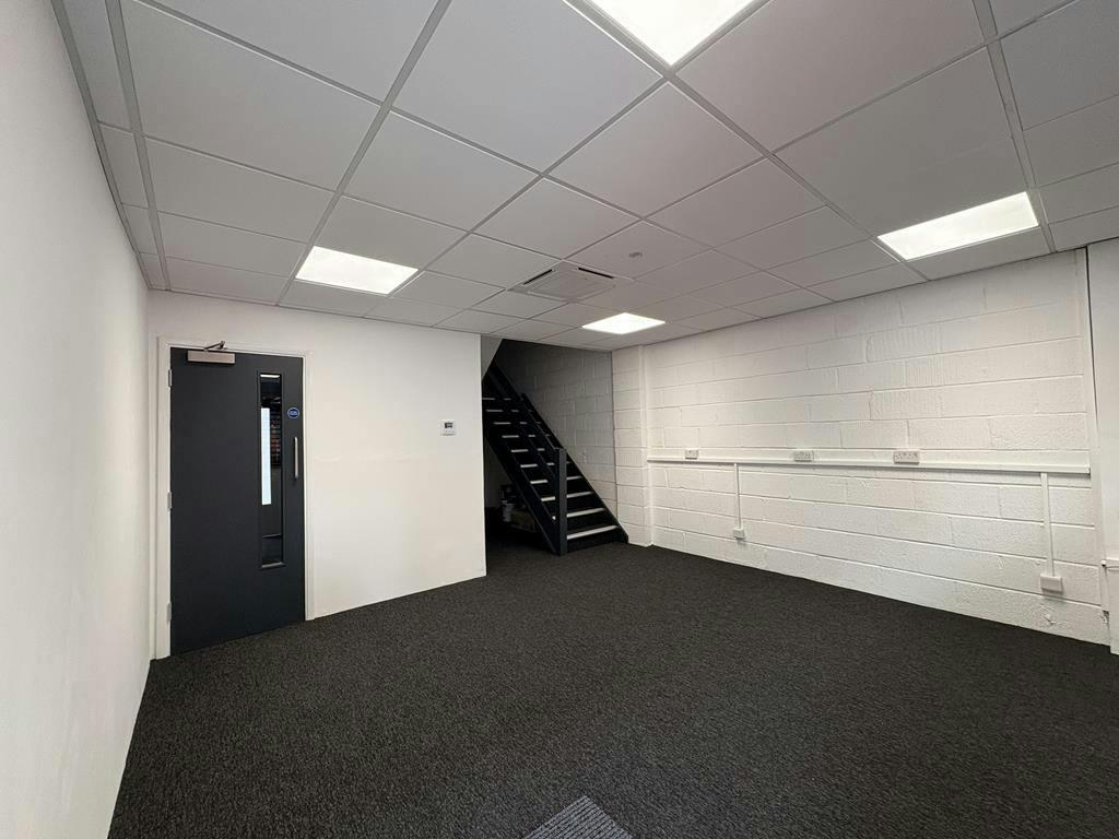 Unit 3 Acton Vale 9 Copy.jpg