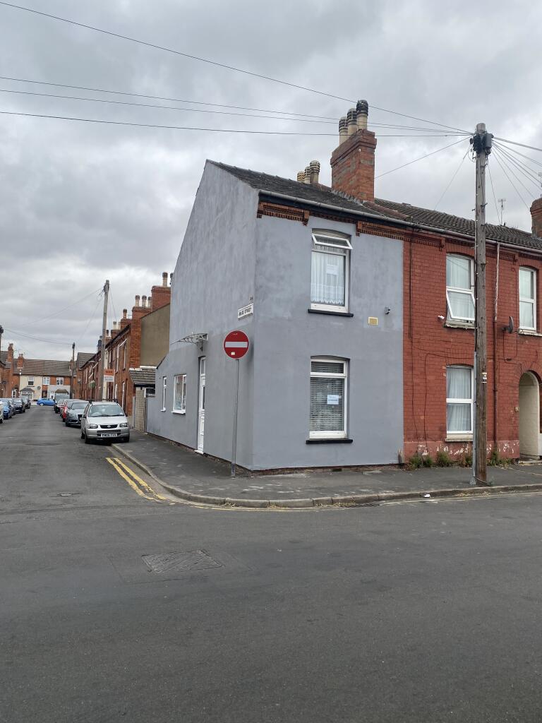House in Lincoln - View 2