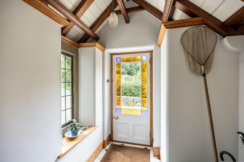 House in Newport - View 5