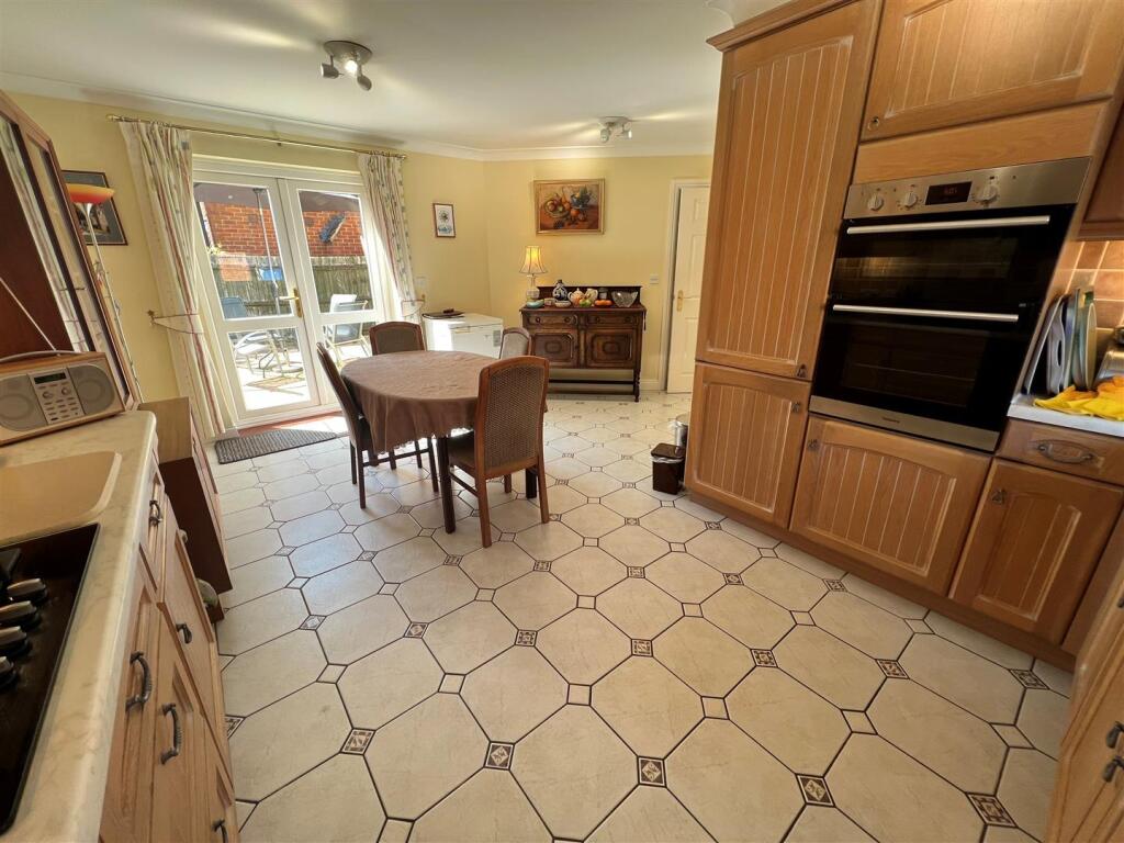 Hawthorn Avenue, Gillingham - View 4
