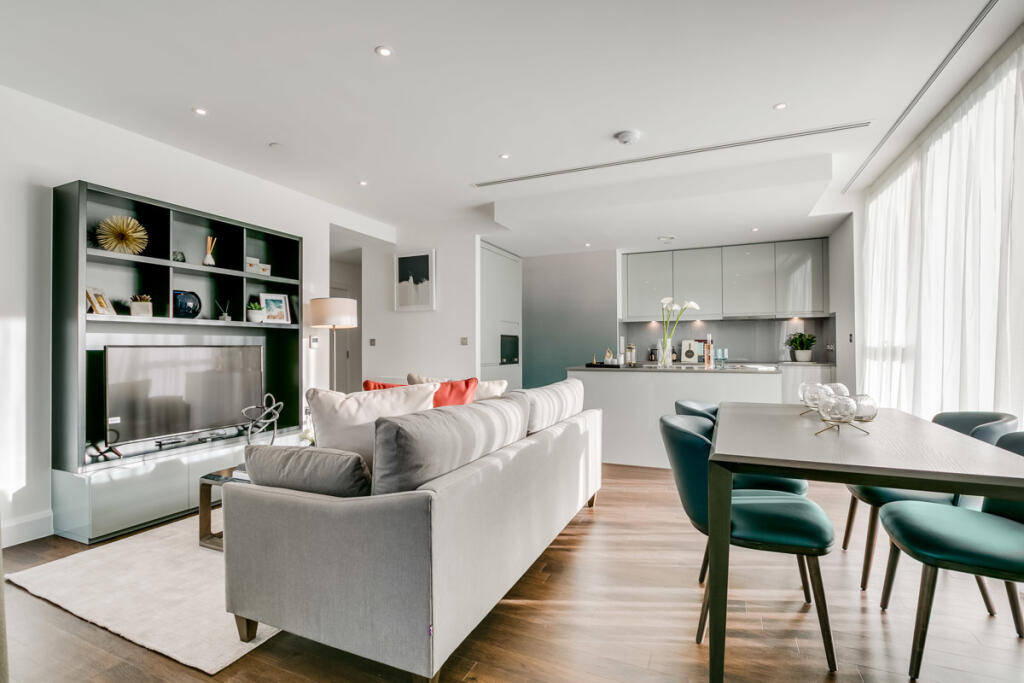 Main image of property: SIROCCO TOWER, 32 Harbour Way, London, E14 9ZP