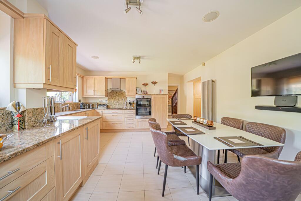 House in Solihull, Dorridge - View 3