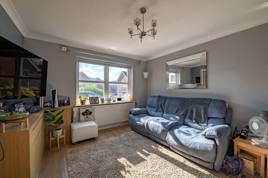 House in Huntingdonshire, Eaton Socon, St Neots - More