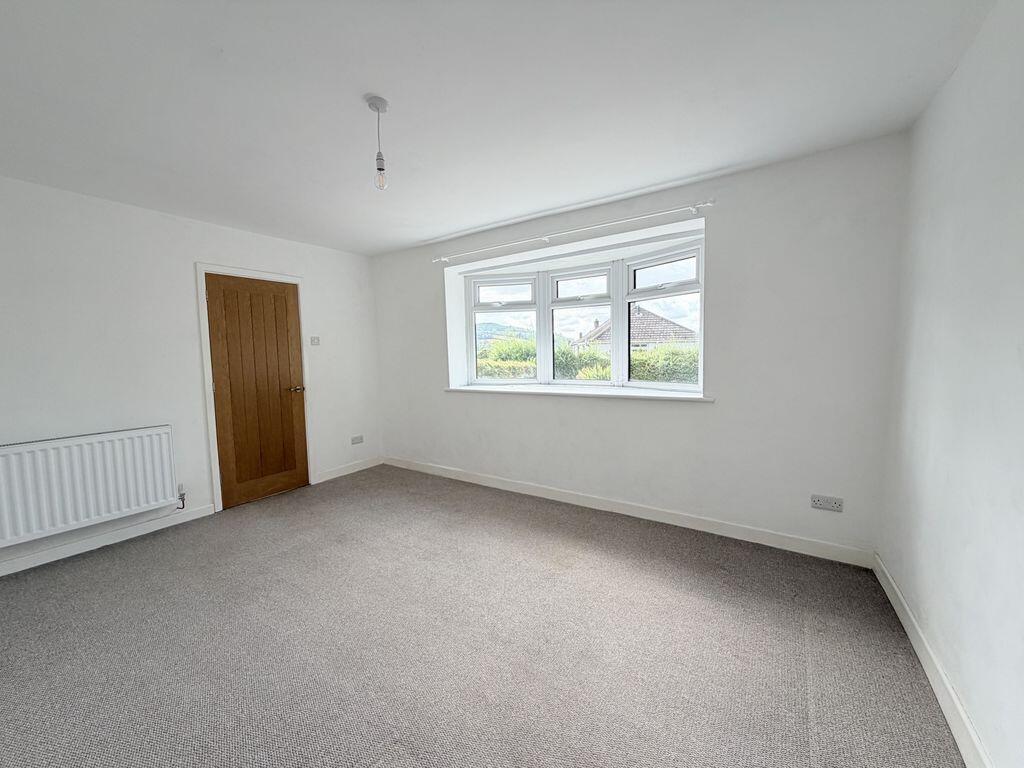 House in Newport, Llantilio Pertholey - View 4