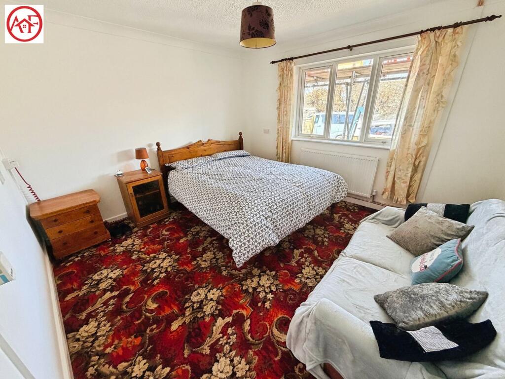 House in Taunton - View 5