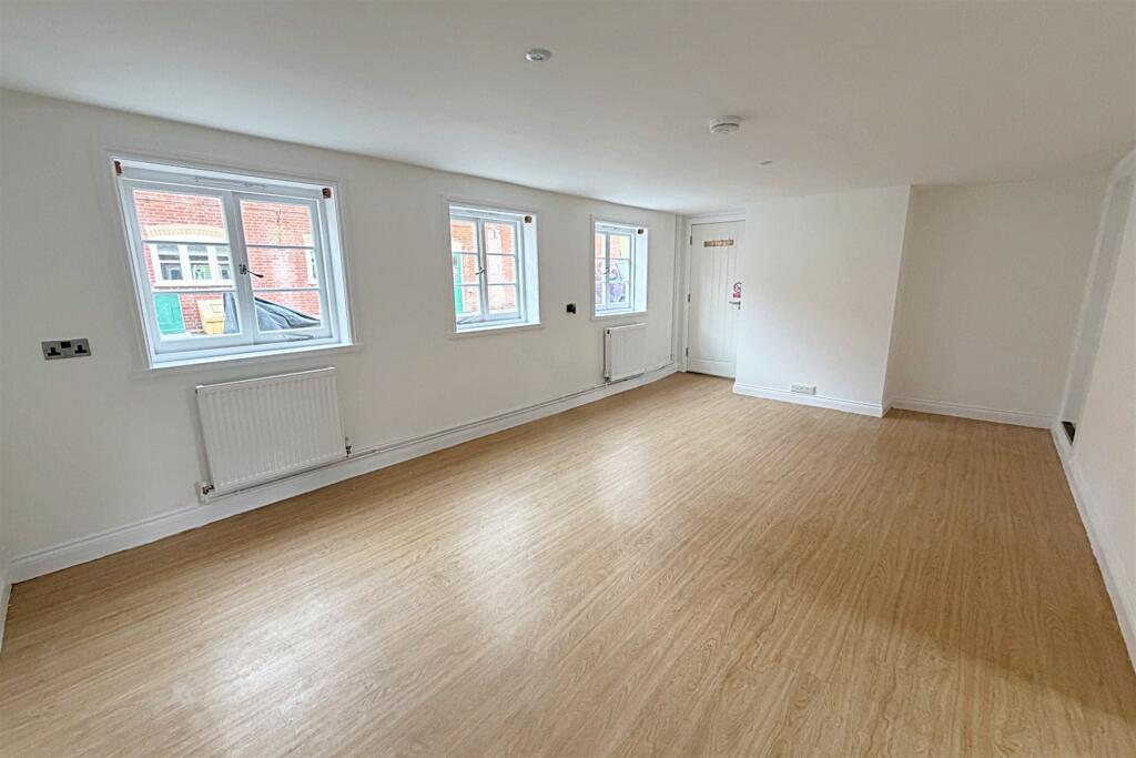 Apartment in Blandford St Mary, Dorset - View 5