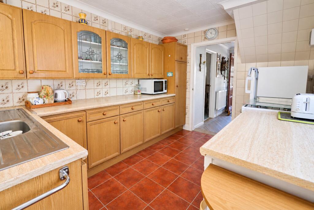 House in Luton - View 5