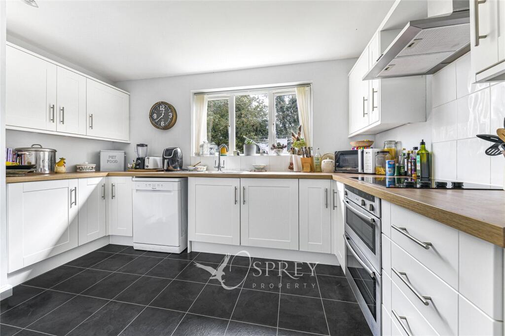House in Oundle, North Northamptonshire - View 3