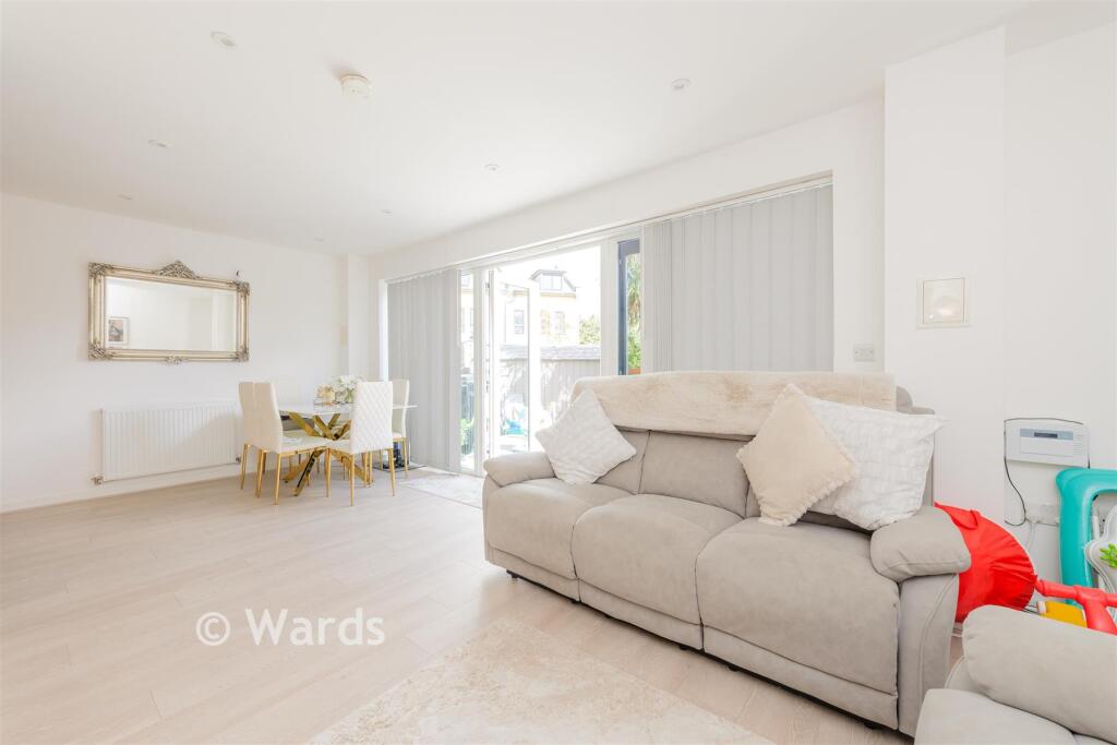 House in Dartford - View 5