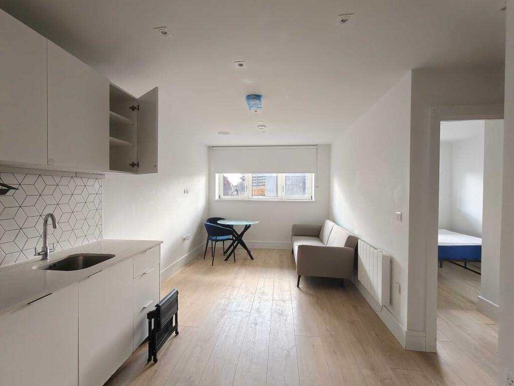 Apartment in London - View 5