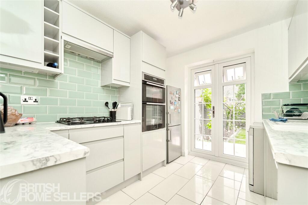 House in Dacorum, Tring - View 2