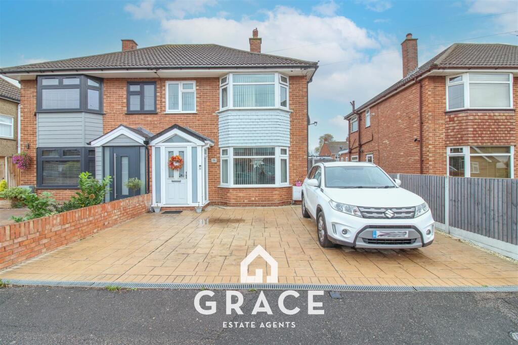 3-bed semi-detached on Glencoe Road, Ipswich, £300,000