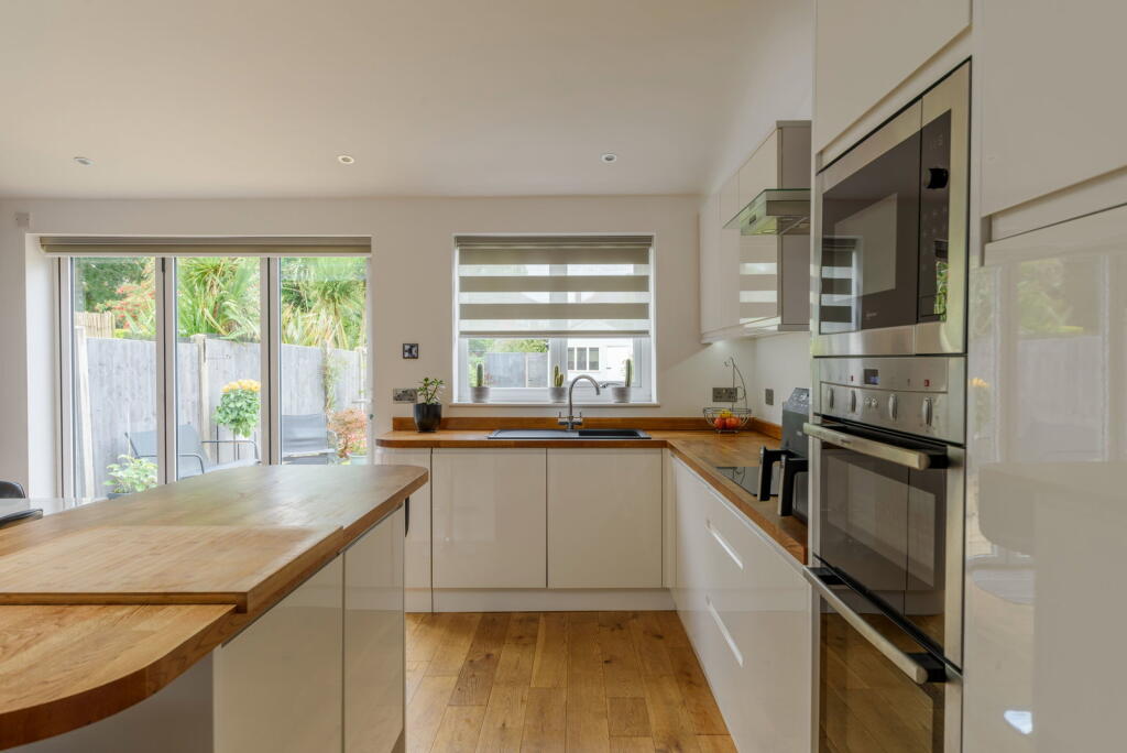 House in Dudley, West Midlands - View 6