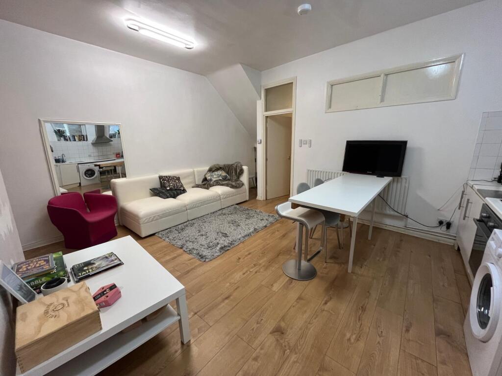 Apartment in London - View 5