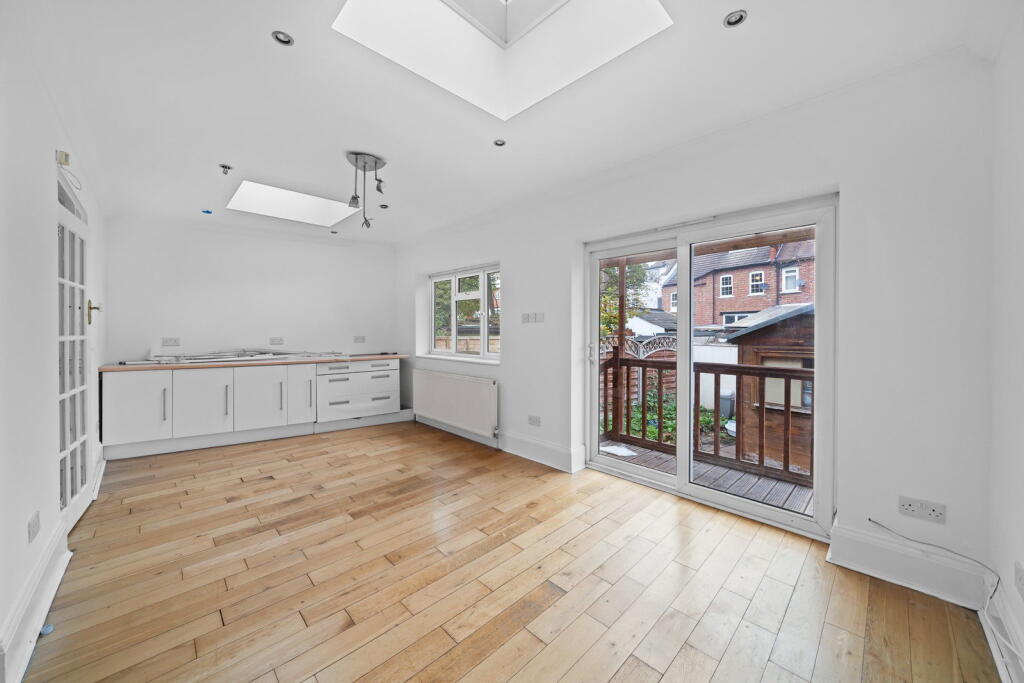 House in London - View 5