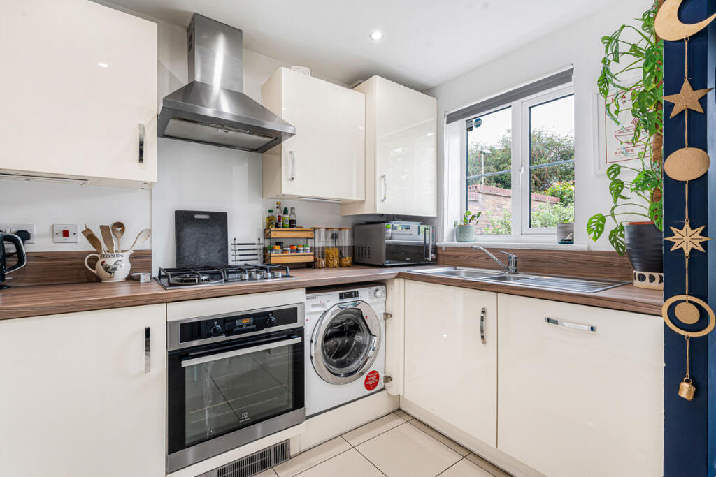 House in Didcot, Great Western Park, Western Valley - View 3