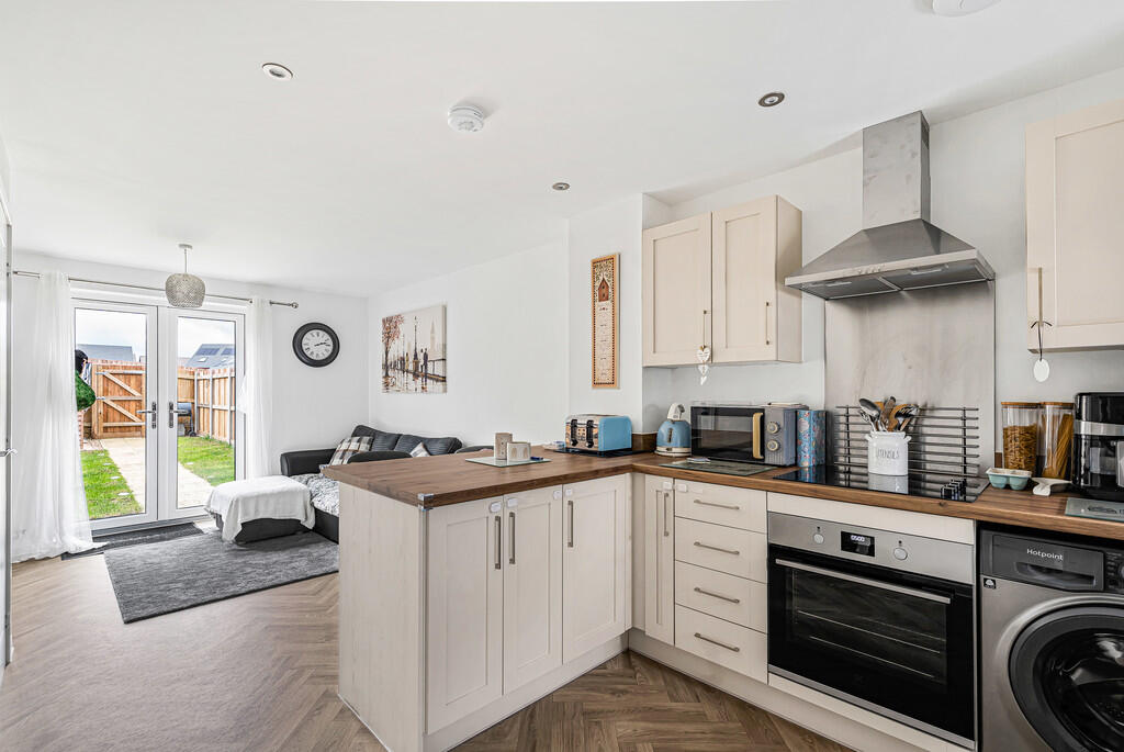 Ingrams Place, Cranbrook, EX5 7JW photo 3