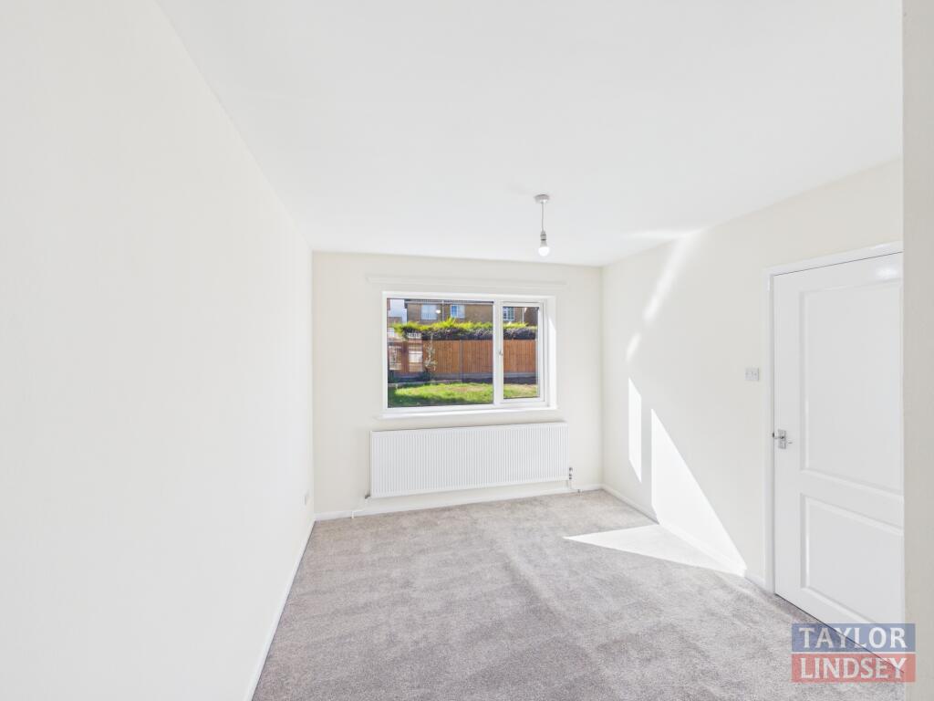 House in Lincoln - View 3