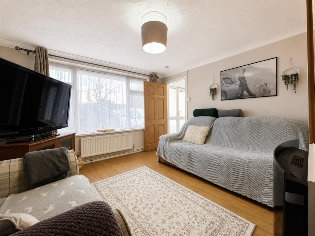 House in Milton Keynes, Far Bletchley, West Bletchley - View 2