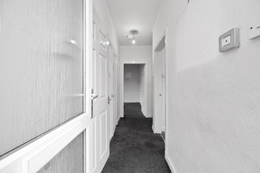 Apartment in Dunfermline, Fife - View 4