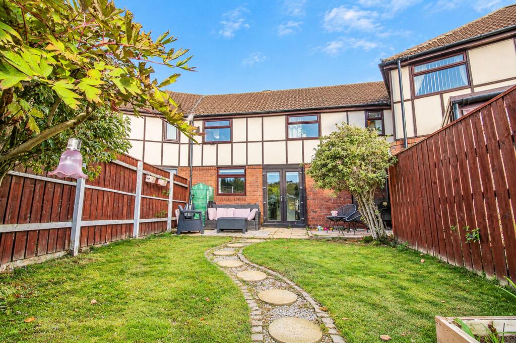3-bed terraced on Kestrel Close, Washington, NE38, £140,000