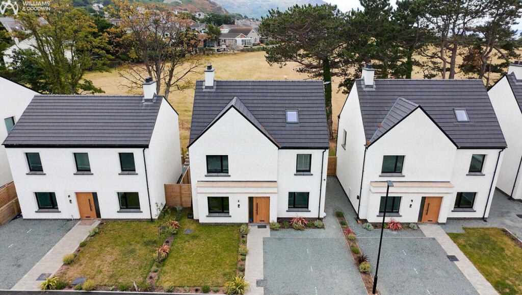 4-bed detached on Glanyrafon Road, Dwygyfylchi, Conwy, LL34, £485,000