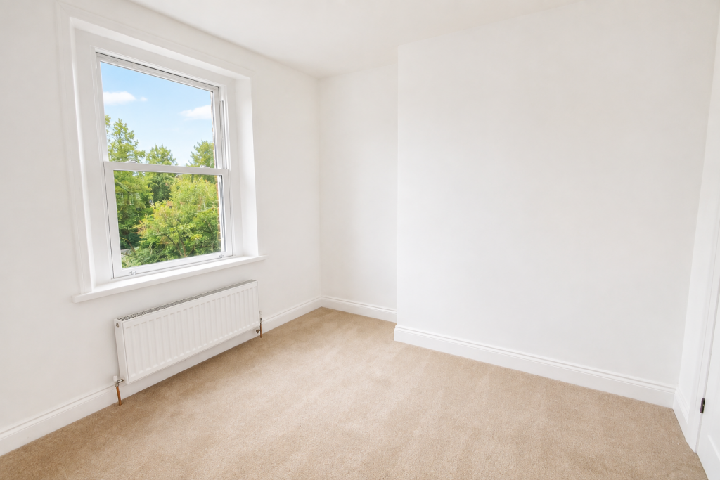 Apartment in Bromley, Farnborough Park - More