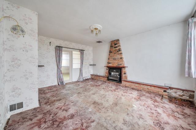 House in Newbury, West Berkshire - More