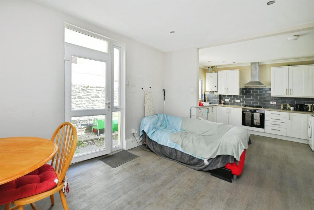 House in Plymouth - View 5
