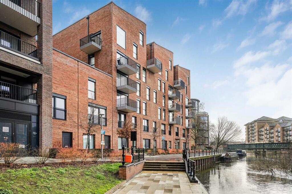 Main image of property: Joseph Huntley Walk, Reading RG1