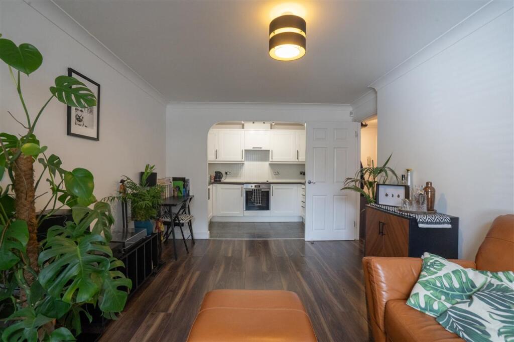 Apartment in Birmingham, Acocks Green - View 4