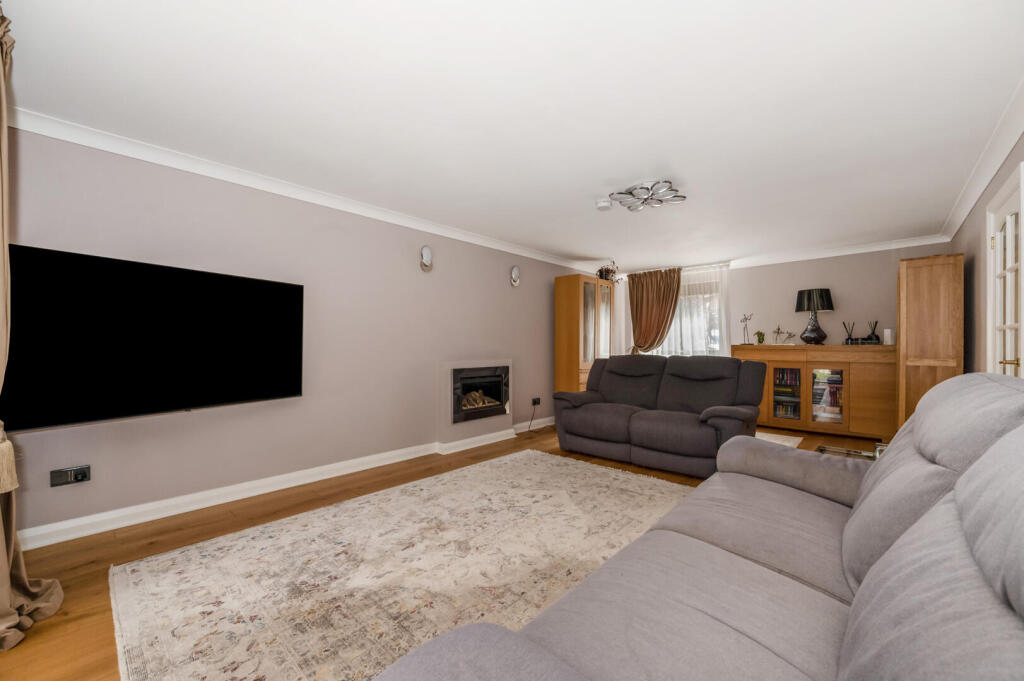 Crispin Close, Locks Heath, Southampton photo 4