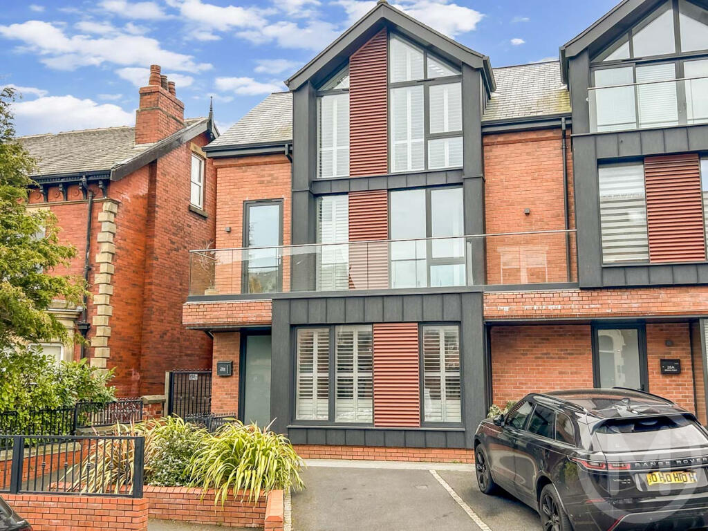 Main image of property: 28b Breck Road, Poulton-Le-Fylde