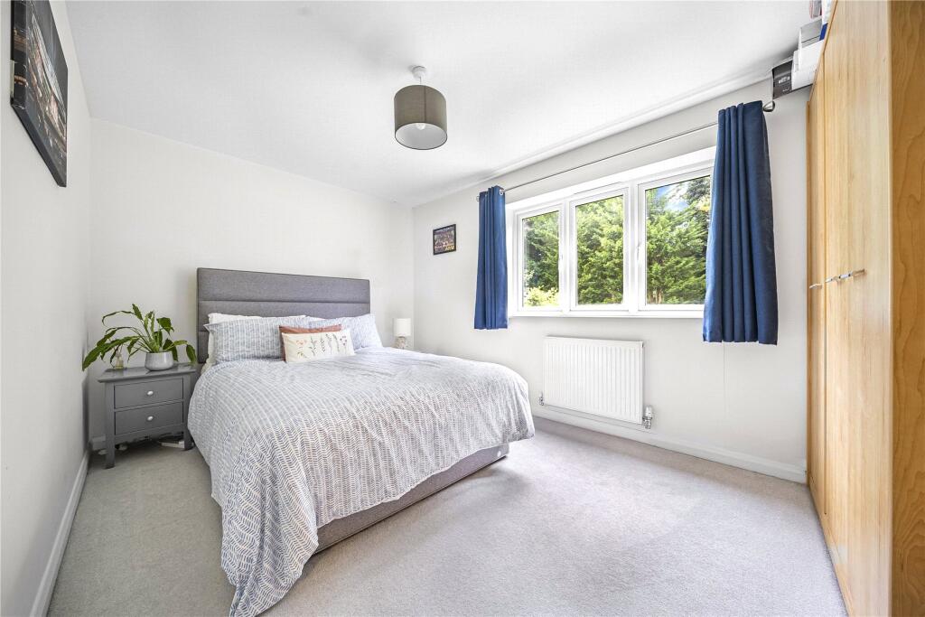 Apartment in Guildford - More