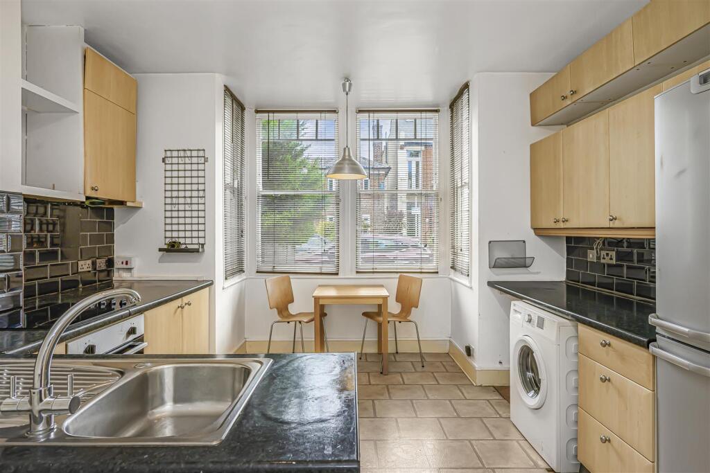Apartment in London, Walthamstow Village, Leyton - View 3