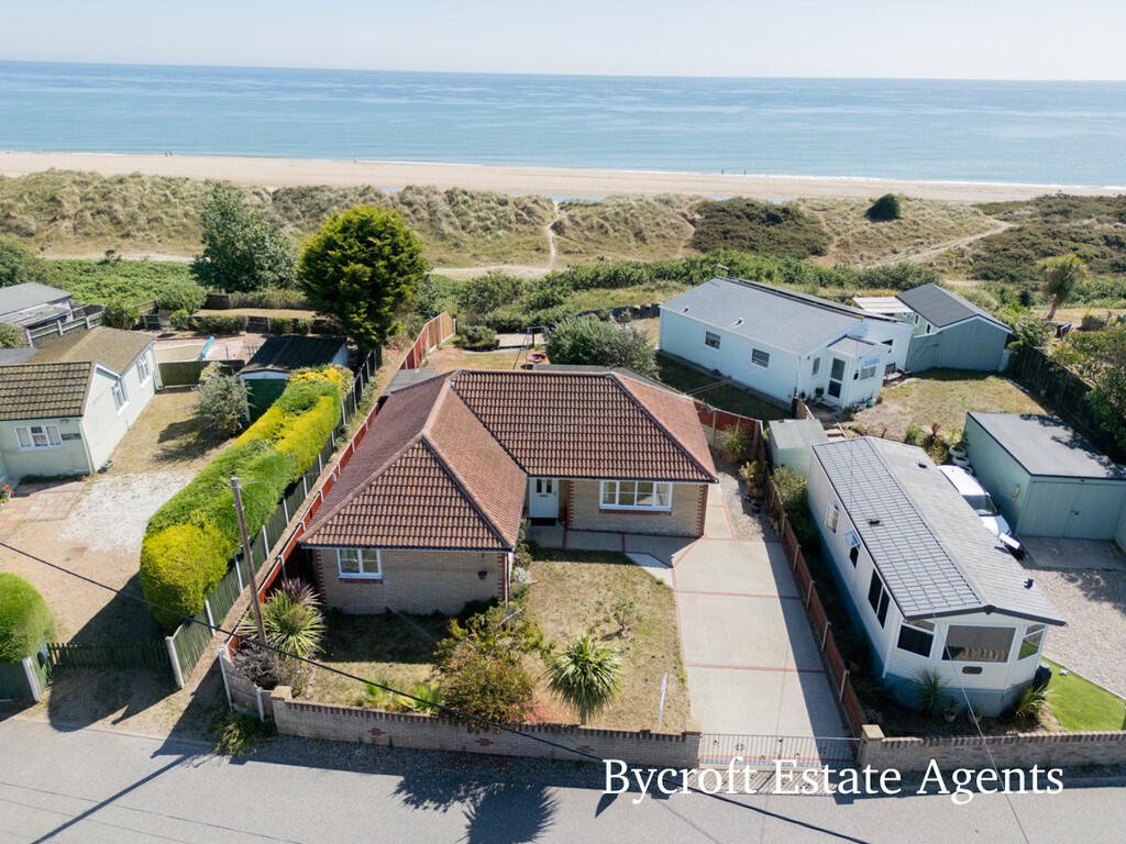 3-bed detached on The Glebe, Hemsby, £200,000