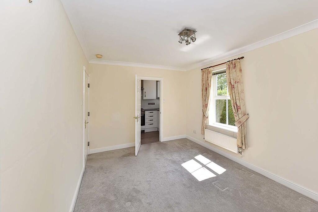 Apartment in Knutsford, Cheshire East - View 5