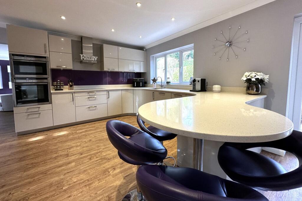 House in Surrey Heath, Surrey - View 5