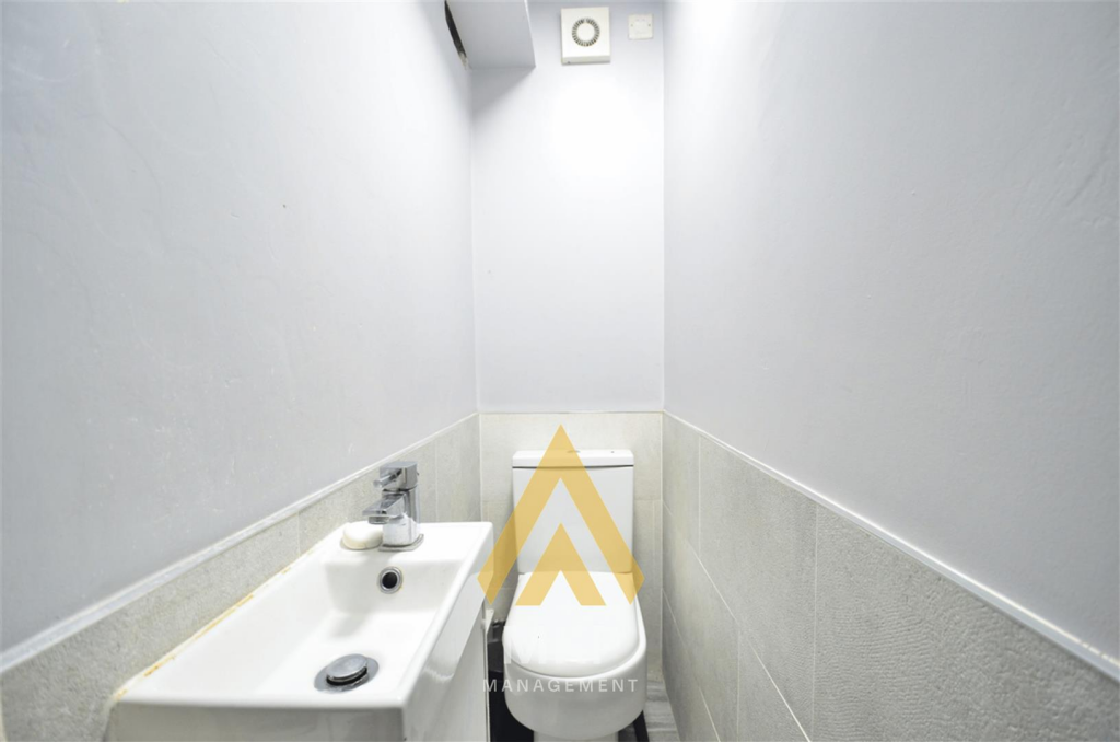 1 bedroom detached house for rent
